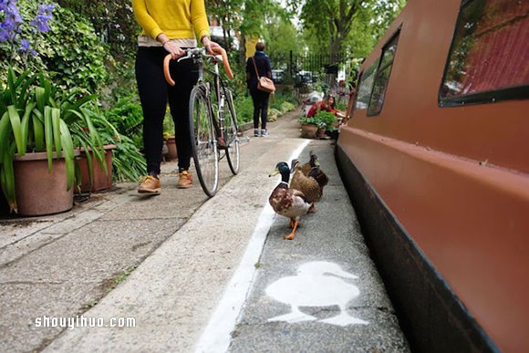 The "Duck Walk" next to the canal in the UK shows his character