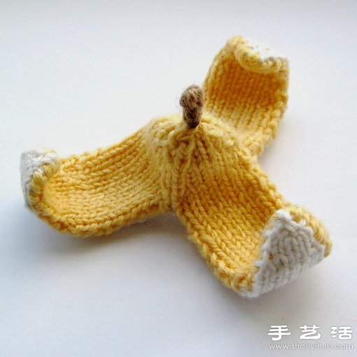 Knitted banana peel handicrafts