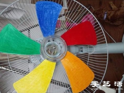 DIY Beautiful Rainbow Fan