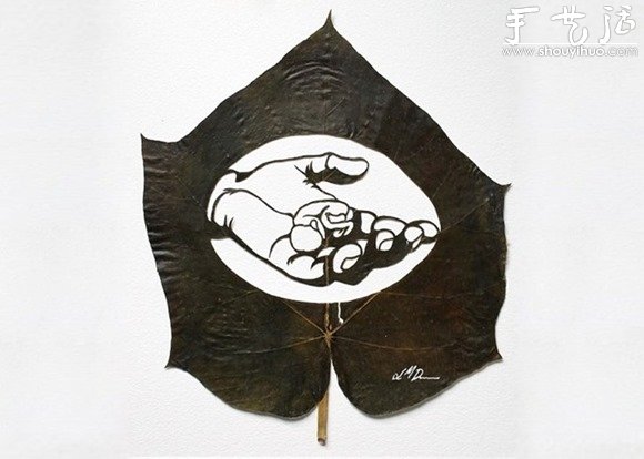 Amazing leaf carving art