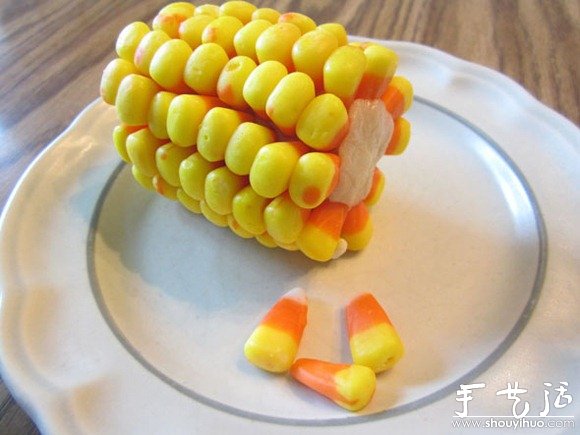 Corn on the cob made from candy