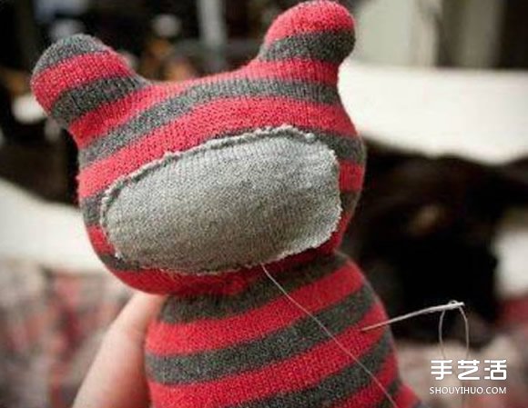 Hand-making tutorial of sock bear, plush bear with socks, illustration