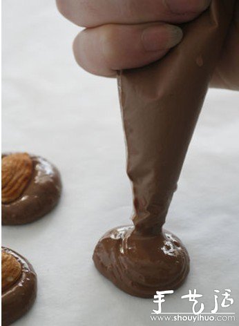 How to make chocolate by hand