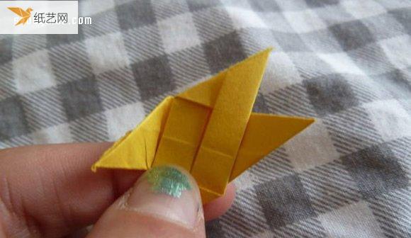 Illustrated tutorial on how to fold origami bracelets by hand