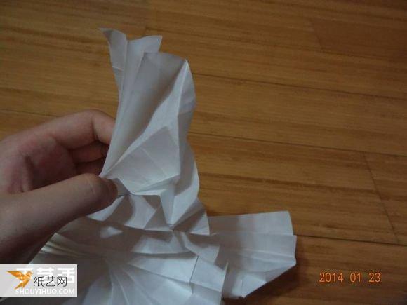 Illustrated tutorial on how to fold paper cranes by hand