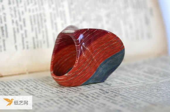 Jewelry with a taste of time made from old books and newspapers