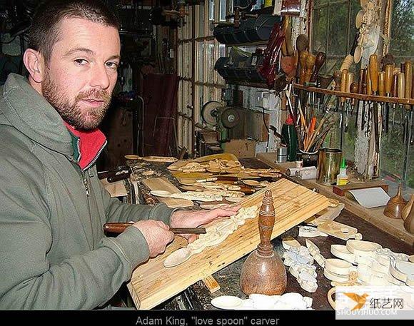 Comprehensive display of various carving works by the Love spoon wood carving artist Adam King