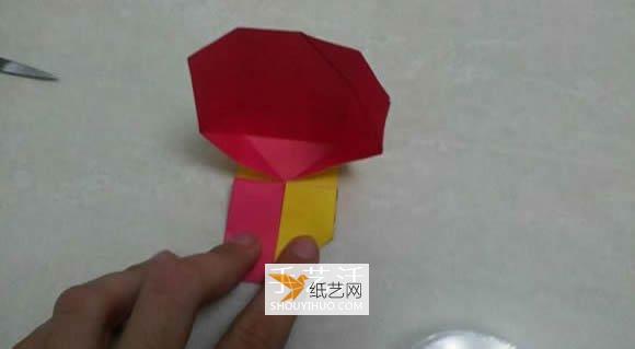 How to use origami to make a fun love box