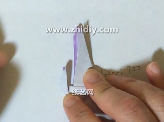 Video tutorial on how to fold the five-tailed paper crane