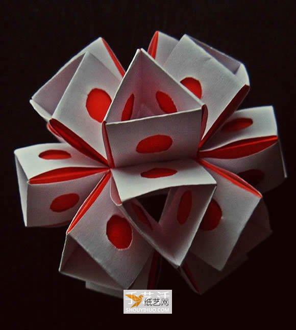 Illustration of steps to fold Snapology balls with paper strips