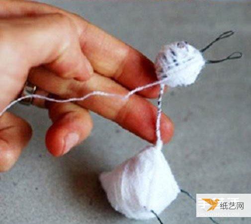 You only need to prepare wool and wire in advance to make a childrens egret doll.