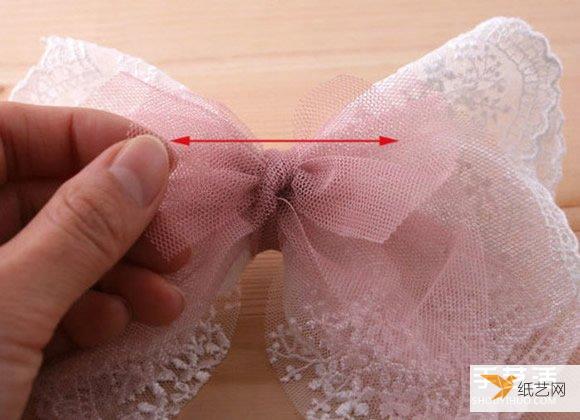 Handmade illustrated tutorial for personalized versatile lace bow hairpins