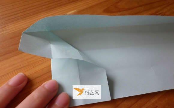 Use origami to make a love box with a lid for Valentine’s Day