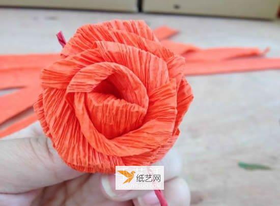 How to fold roses using crepe paper by hand