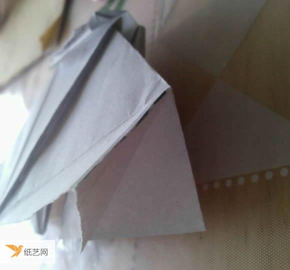 Step-by-step illustration of how to use origami to fold a cute grand piano