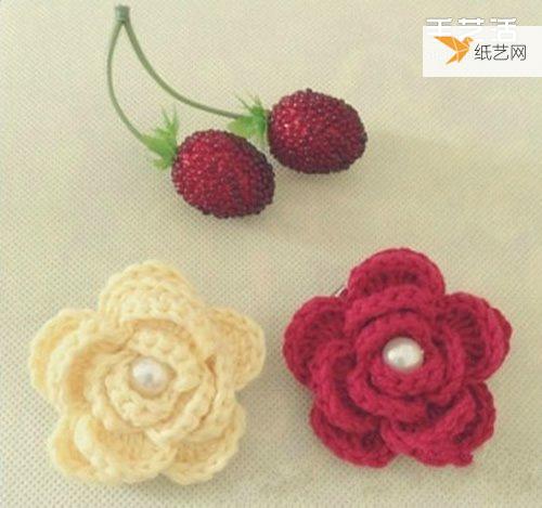 Handmade crochet flower tutorial illustrations can make beautiful hairpins or corsages