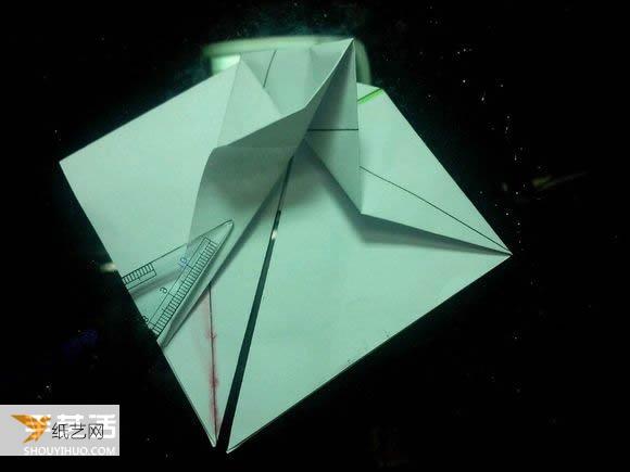 Illustration of a very beautiful hand-folded box with paper crane packaging