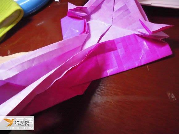 Very creative step-by-step illustration of Dielianhua heart origami