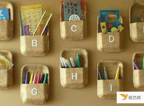 Use disposable plastic lunch boxes to hand-make useful storage box storage walls