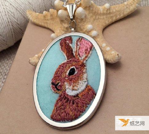 How to make animal pattern hand-embroidered necklace pendant pictures