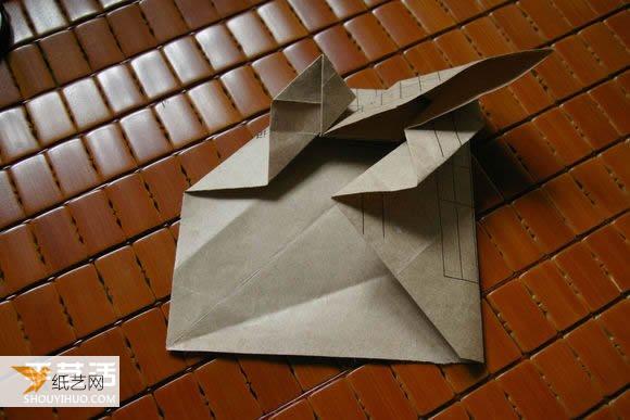 Illustrated tutorial for folding the massive Mabona Rhino using some simple origami