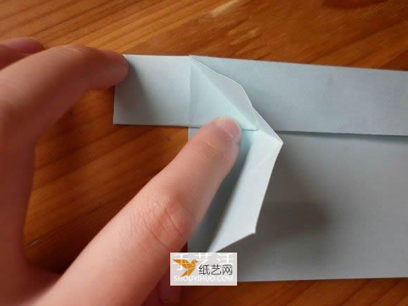 Use origami to make a love box with a lid for Valentine’s Day