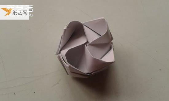 Detailed illustration of paper folding method of Kawasaki Rose