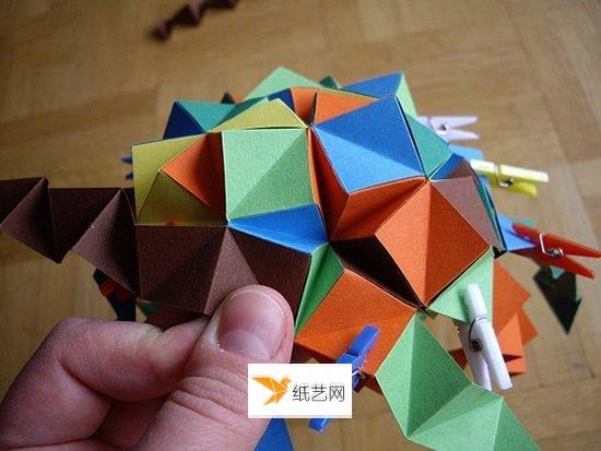 Illustration of the specific steps of folding beautiful paper balls