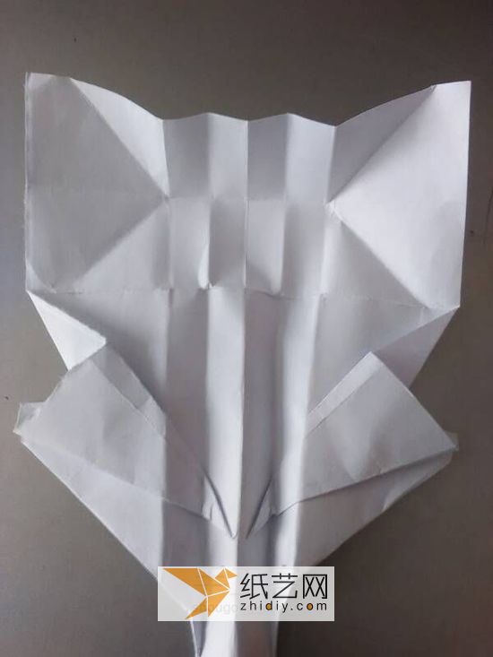 Don’t miss the MiG-29 origami aircraft making tutorial. The origami effect is the same as the model.