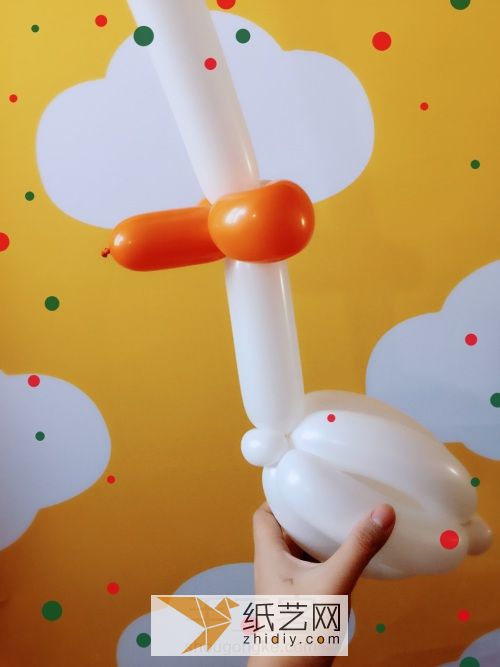 Steps to make a chicken from a magic balloon, a lucky and lucky New Year gift