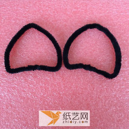 Tutorial on how to make your own wool felt cat ear headband as a Children’s Day gift