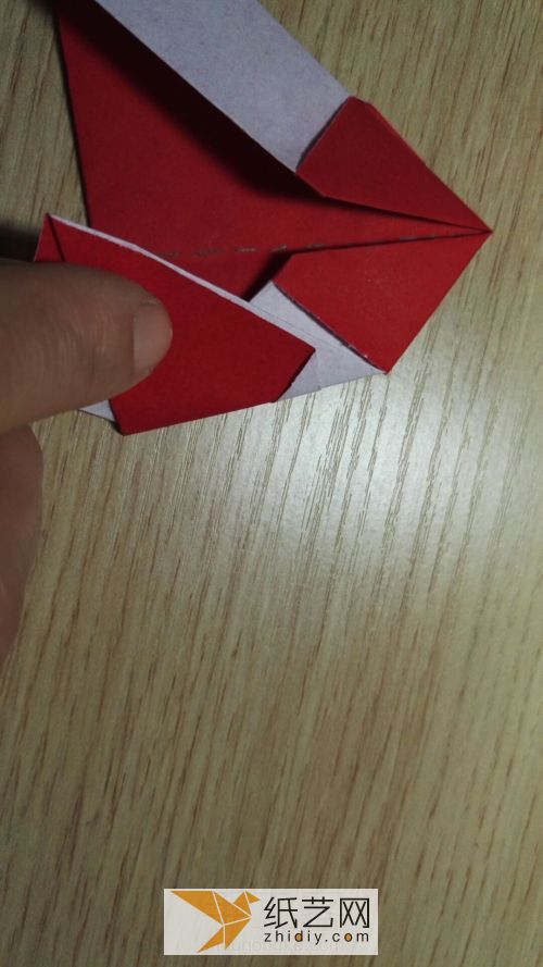 Real photos of how to make an origami Santa Claus that is simple and easy for children to learn