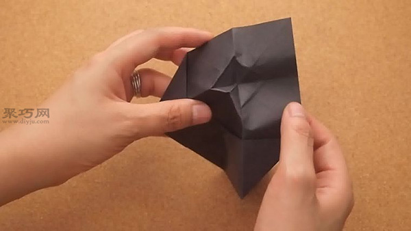 Double-sided heart-shaped folding method How to fold a heart-shaped paper with picture tutorial