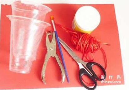 How to make lanterns for the Spring Festival and Lantern Festival, a simple and environmentally friendly way to make lanterns.