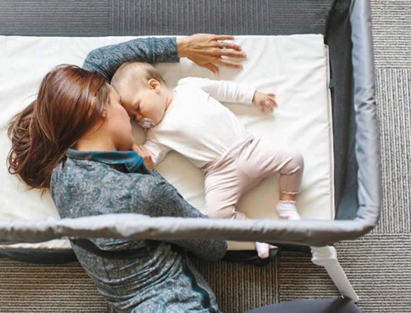 Portable folding crib