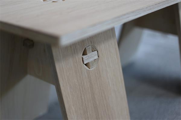 Furniture that can be assembled arbitrarily like building blocks