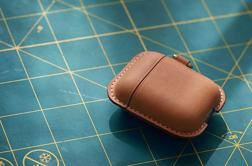 How to make a shape-shaped AirPods headphone case