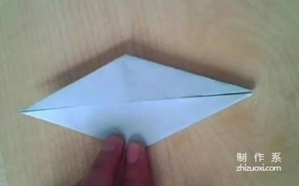 Illustration of how to fold a simple paper crane