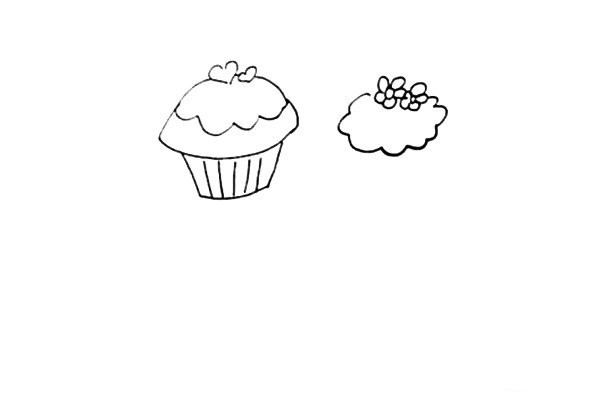 Simple drawing of small cake