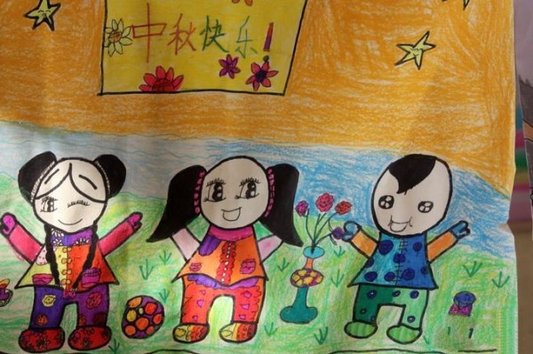 Lets play with lanterns together during the Mid-Autumn Festival, childrens paintings on the Mid-Autumn Festival