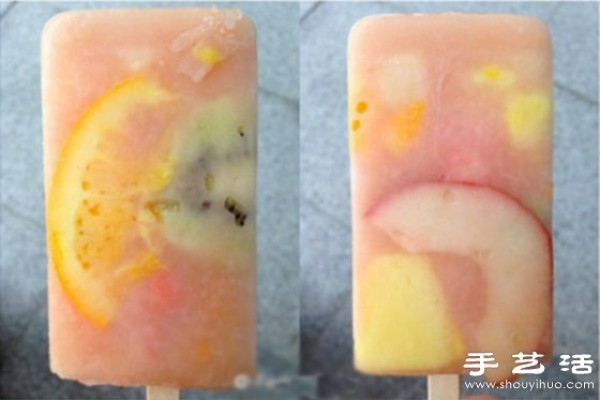 Popsicles made from fresh fruits at the Japanese PALETAS store