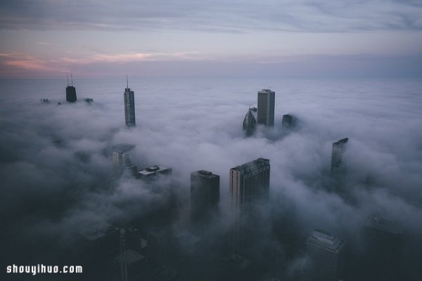 The citys beautiful sigh, the windy city of Chicago shrouded in fog