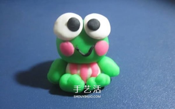 Illustrations of how to make a cute bean-cake frog using plasticine and making a small frog