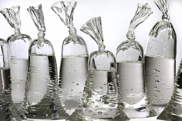 This is not a bag of water! Hand-made ultra-realistic glass sculptures