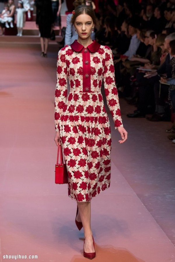 Dolce & Gabbana 2015 Autumn and Winter Fashion: An Ode to Mothers Love