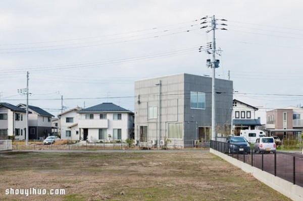 Kame House subverts your imagination of floors and partitions