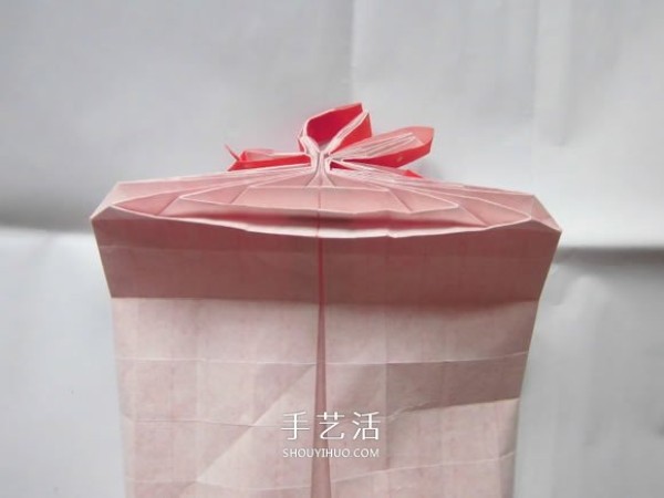 Only one piece of paper! Illustrated steps of origami bow gift box