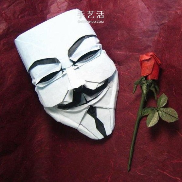 Mysterious freedom fighter! Illustration of the origami method of the V for Vendetta mask