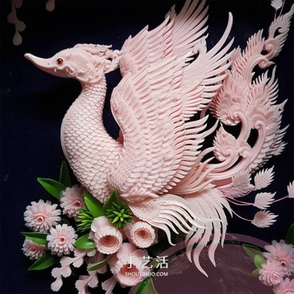 Lifelike handmade statues of Thai traditional soap carvings