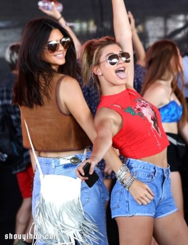 Coachella Festival Celebrity Clothing Tips